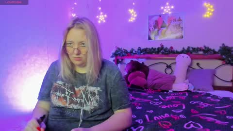 puffybun online show from 12/17/24, 12:12