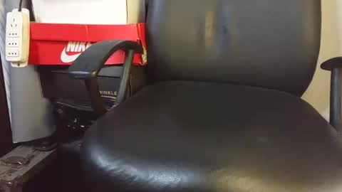 Snapshot of puky_mza chatting on 04/18/26, 04:38 puky_mza online show from 04/18/26, 04:38