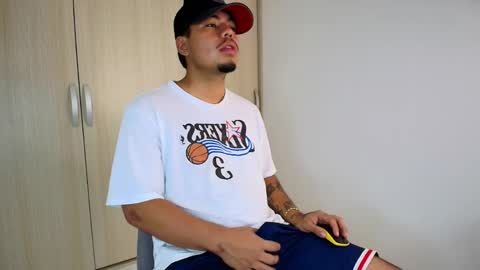 Snapshot of pull_bershh chatting on 04/13/26, 01:11 pull_bershh online show from 04/13/26, 01:11