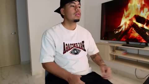 Snapshot of pull_bershh chatting on 04/16/26, 08:04 pull_bershh online show from 04/16/26, 08:04