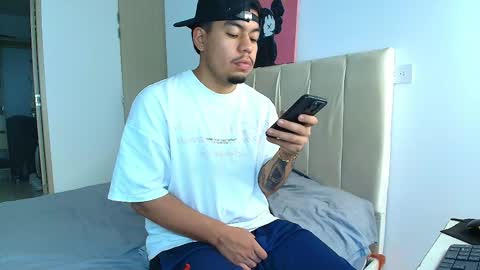 Snapshot of pull_bershh chatting on 04/23/26, 06:25 pull_bershh online show from 04/23/26, 06:25