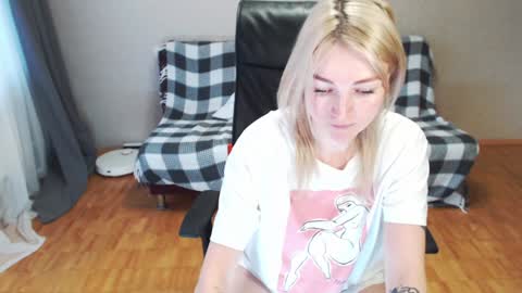 Snapshot of puma_ma chatting on 12/14/24, 07:07 Polly online show from 12/14/24, 07:07