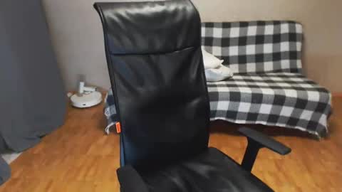 Snapshot of puma_ma chatting on 12/28/24, 03:58 Polly online show from 12/28/24, 03:58