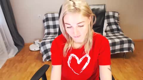 Snapshot of puma_ma chatting on 01/19/25, 08:50 Polly online show from 01/19/25, 08:50