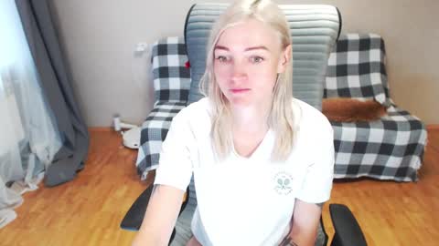 Snapshot of puma_ma chatting on 09/11/25, 04:45 Polly online show from 09/11/25, 04:45