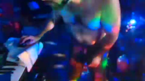 Snapshot of punkrunr083 chatting on 09/19/25, 08:49 punkrunr083 online show from 09/19/25, 08:49