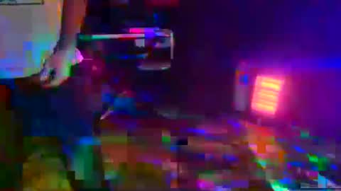 Snapshot of punkrunr083 chatting on 10/04/25, 09:40 punkrunr083 online show from 10/04/25, 09:40