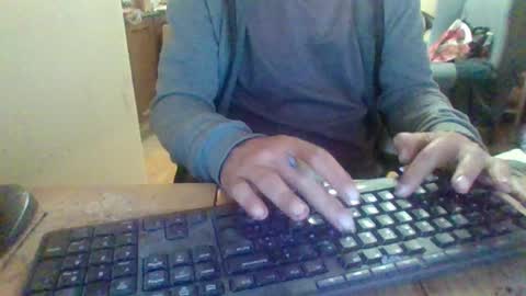 pup_y online show from 10/17/25, 08:11