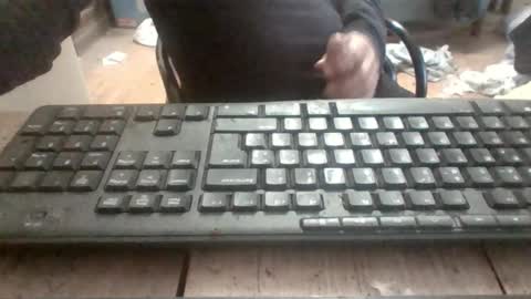 pup_y online show from 10/31/25, 08:04