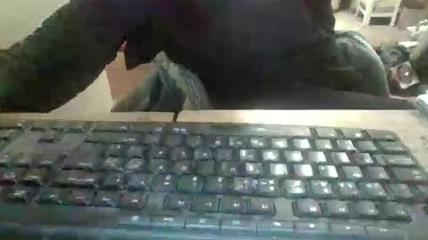 pup_y online show from 12/15/25, 07:45