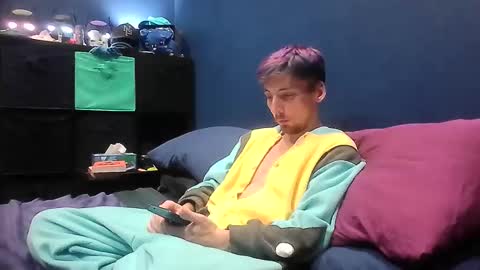 Alpha Pup Sparky online show from 12/05/25, 07:28