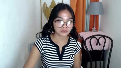 Snapshot of pure_asian_beauty chatting on 07/08/26, 11:37 zarah online show from 07/08/26, 11:37