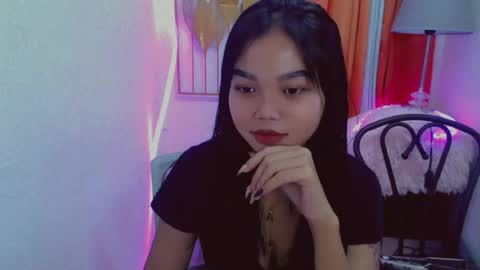 Snapshot of pure_asian_beauty chatting on 07/23/26, 04:43 zarah online show from 07/23/26, 04:43