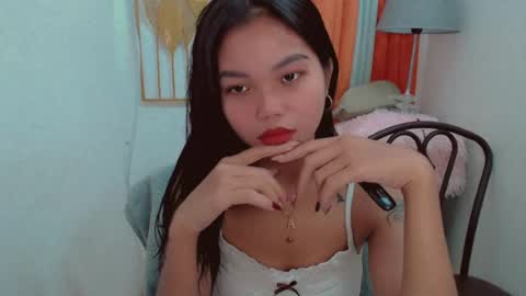 Snapshot of pure_asian_beauty chatting on 07/26/26, 05:26 zarah online show from 07/26/26, 05:26
