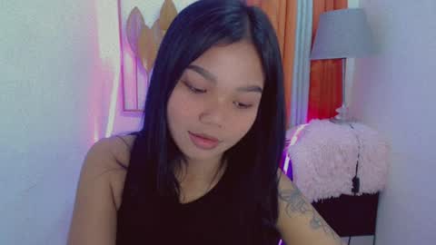 Snapshot of pure_asian_beauty chatting on 08/03/26, 09:04 zarah online show from 08/03/26, 09:04