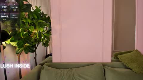 Snapshot of pure_flower_alison chatting on 03/21/26, 02:09 Alison online show from 03/21/26, 02:09