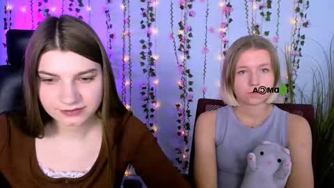 Snapshot of pure_radiance chatting on 09/16/25, 05:52 Ask me3 online show from 09/16/25, 05:52