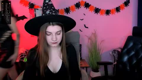 Snapshot of pure_radiance chatting on 10/24/25, 09:06 Ask me3 online show from 10/24/25, 09:06