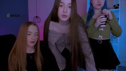 Snapshot of pure_radiance chatting on 03/21/26, 09:58 Ask me3 online show from 03/21/26, 09:58