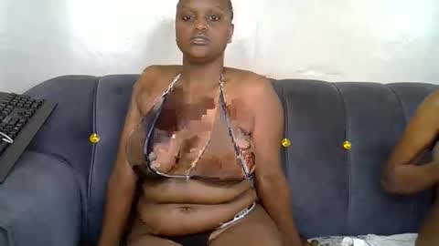Snapshot of pure_seductive1202 chatting on 05/01/26, 02:21 Essy online show from 05/01/26, 02:21