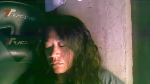 Snapshot of pure_sweetasian chatting on 11/18/25, 04:11 pure_sweetasian online show from 11/18/25, 04:11