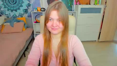 Snapshot of purehanna chatting on 10/07/25, 12:57 Miss Hanna online show from 10/07/25, 12:57