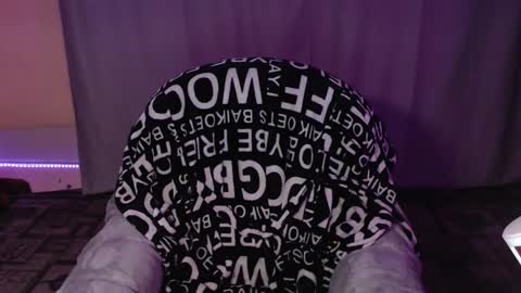 Snapshot of puremenshape chatting on 12/01/25, 06:02 puremenshape online show from 12/01/25, 06:02