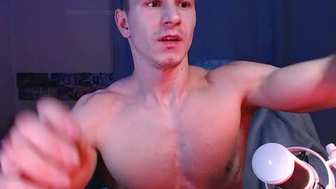 Snapshot of puremenshape chatting on 12/14/25, 03:23 puremenshape online show from 12/14/25, 03:23