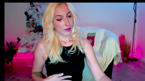 Snapshot of purevibrations chatting on 12/16/24, 06:05 Isabelle online show from 12/16/24, 06:05