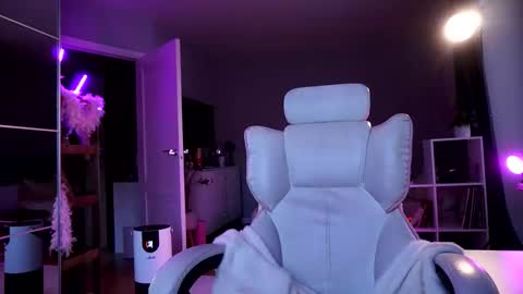 Snapshot of purple_baby chatting on 03/07/26, 01:52 Sasha wait you here 6 of November. will celebrate my B- day online show from 03/07/26, 01:52