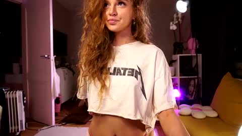 Snapshot of purple_baby chatting on 06/03/26, 08:25 Sasha wait you here 6 of November. will celebrate my B- day online show from 06/03/26, 08:25