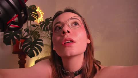 Snapshot of purple_opal chatting on 03/12/25, 12:10 Vero online from Tuesday to Sunday online show from 03/12/25, 12:10