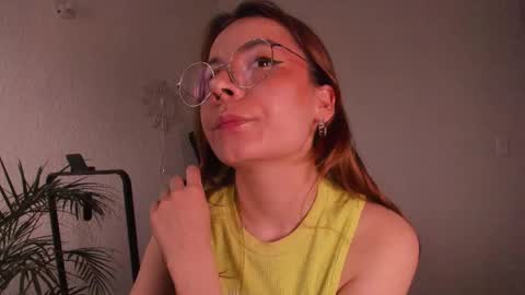 Snapshot of purple_opal chatting on 10/23/25, 05:12 Vero online from Tuesday to Sunday online show from 10/23/25, 05:12