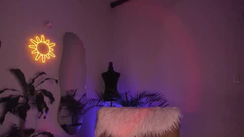 Snapshot of purple_opal chatting on 02/15/26, 11:34 Vero online from Tuesday to Sunday online show from 02/15/26, 11:34