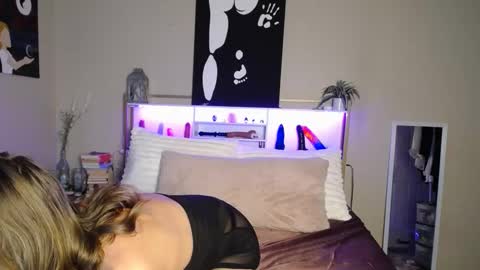 Purple online show from 10/13/25, 02:55