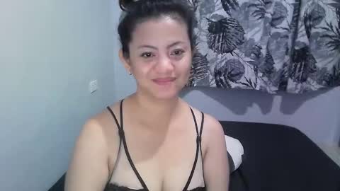 Snapshot of purpledust06 chatting on 11/30/25, 08:18 Athena online show from 11/30/25, 08:18