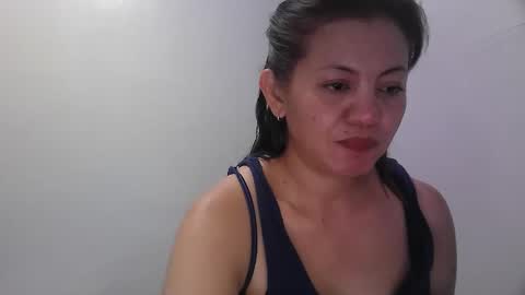 Snapshot of purpledust06 chatting on 04/19/26, 02:05 Athena online show from 04/19/26, 02:05