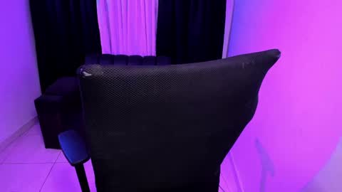 Snapshot of purplemegan chatting on 04/16/26, 02:56 MEGANNNN online show from 04/16/26, 02:56