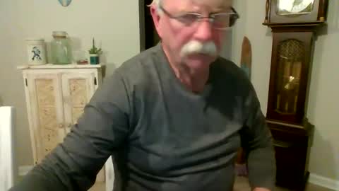 Snapshot of purpleshroom chatting on 01/24/25, 04:37 purpleshroom online show from 01/24/25, 04:37