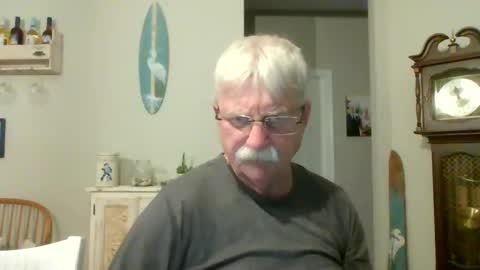 Snapshot of purpleshroom chatting on 02/26/25, 04:36 purpleshroom online show from 02/26/25, 04:36