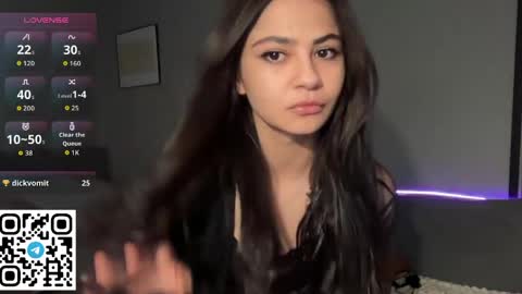 Snapshot of purrpaw chatting on 04/08/26, 10:43 Zendaya online show from 04/08/26, 10:43