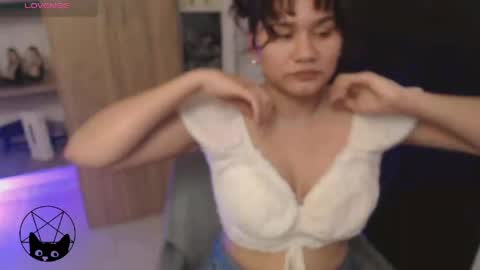 Snapshot of pussycat420_ chatting on 04/27/26, 01:58 Mari online show from 04/27/26, 01:58