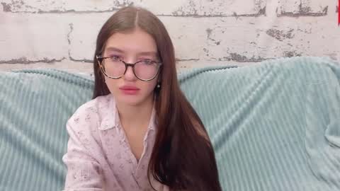 Snapshot of pussykatt_girl chatting on 02/01/25, 01:44 pussykatt_girl online show from 02/01/25, 01:44