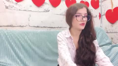 Snapshot of pussykatt_girl chatting on 02/06/25, 08:29 pussykatt_girl online show from 02/06/25, 08:29