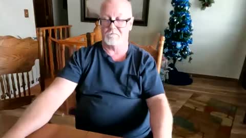 Snapshot of pussylover1365 chatting on 02/14/25, 09:32 pussylover1365 online show from 02/14/25, 09:32