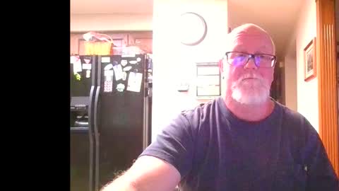 Snapshot of pussylover1365 chatting on 10/22/25, 09:36 pussylover1365 online show from 10/22/25, 09:36