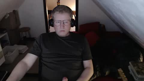 Snapshot of pussylovercb chatting on 04/16/26, 08:04 pussylovercb online show from 04/16/26, 08:04