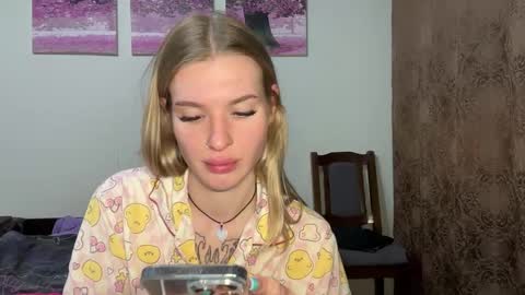 Snapshot of pussymoneywet chatting on 09/26/25, 06:45 Lina online show from 09/26/25, 06:45