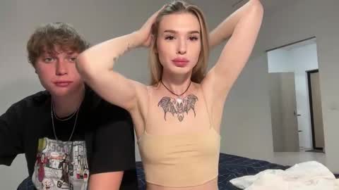 Snapshot of pussymoneywet chatting on 09/29/25, 07:51 Lina online show from 09/29/25, 07:51