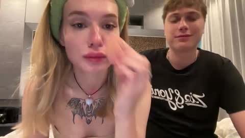 Snapshot of pussymoneywet chatting on 10/11/25, 12:32 Lina online show from 10/11/25, 12:32